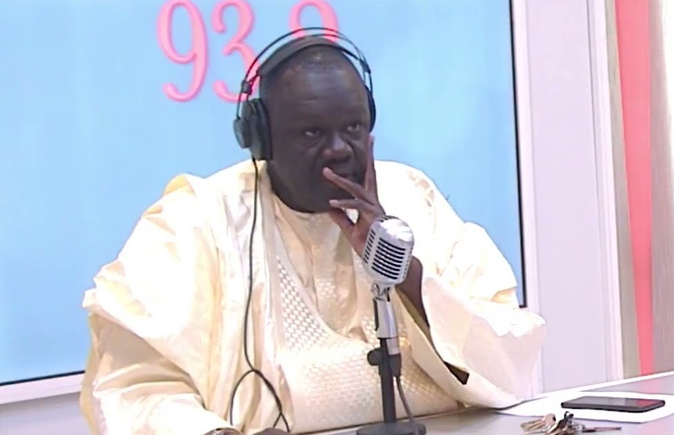 Son entretien avec Macky critiqué : le journaliste Assane Gueye brise le silence