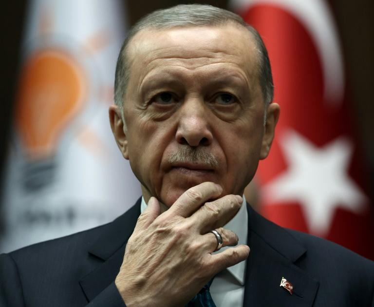 Turquie: Recep Tayyip Erdogan, malade, annule plusieurs meetings