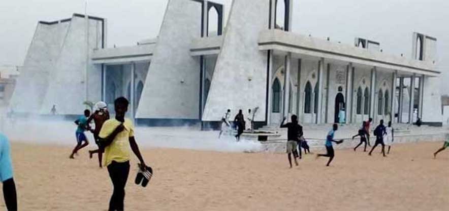 Des lacrymogènes dans le mausolée de Cambérène : La colère de l'imam Bassirou Thiaw Lahi