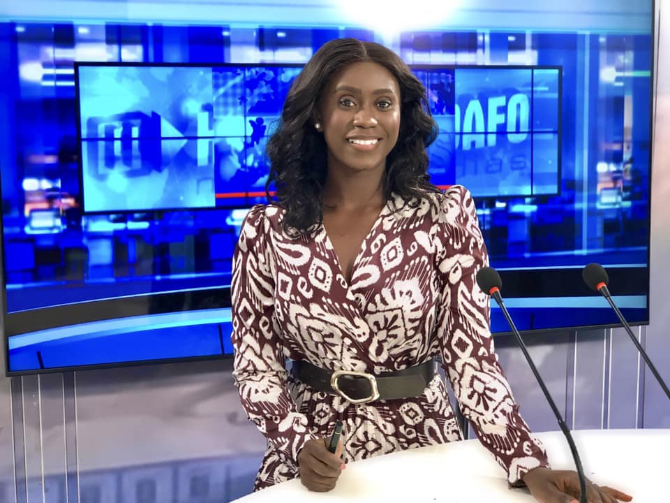 Voici la journaliste, Aissatou SANE de "Espace TV Guinée"