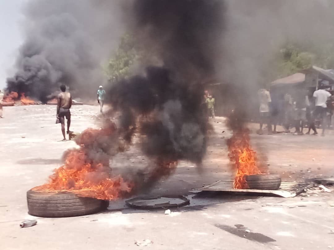 Goudomp : De violentes manifestations en cours pour dénoncer l'arrestation de...