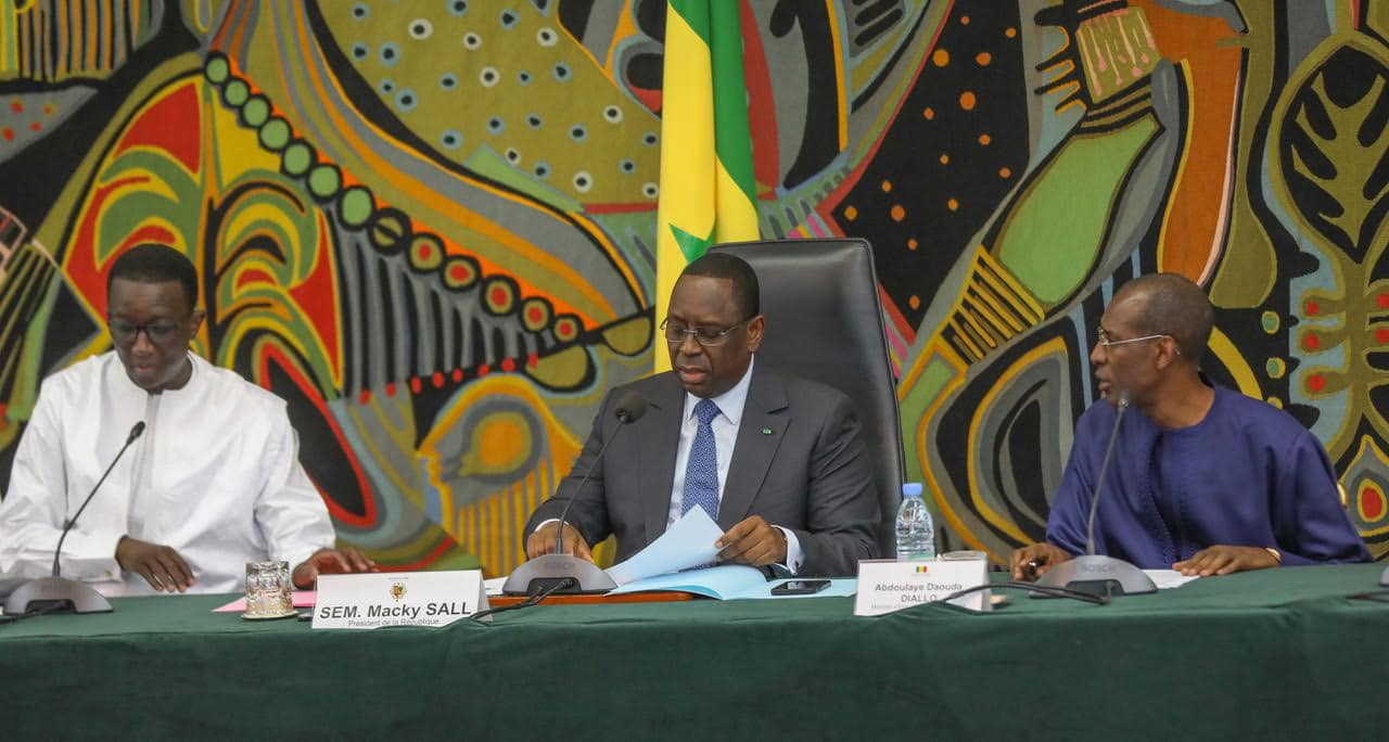  Macky Sall penserait à un profil de candidat qui n’a «de contentieux ni avec le parti (APR) ni avec Bennoo»