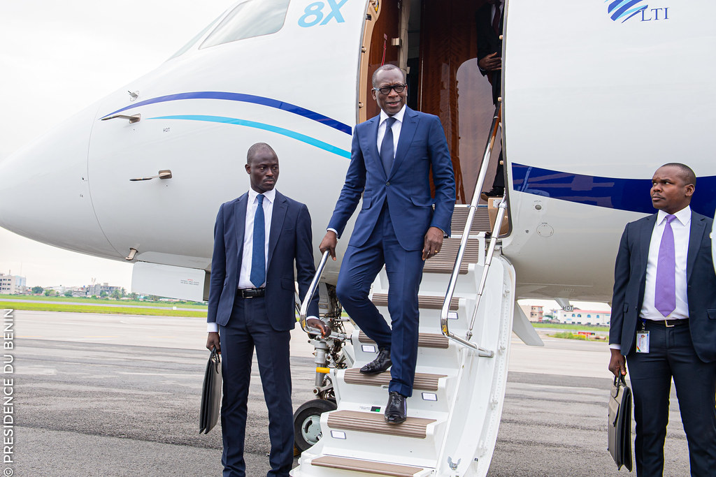  Tentative de coup d'État au Niger : le président béninois Patrice Talon en route vers Niamey