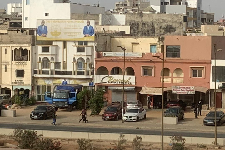 DAKAR : Les sièges de Pastef et du PRP barricadés