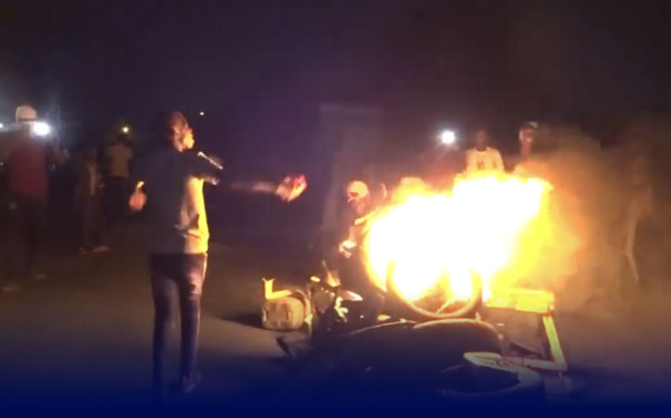 Arrestation de Sonko :  Des jeunes de Pastef ont bloqué la Rn3 à hauteur de Séo