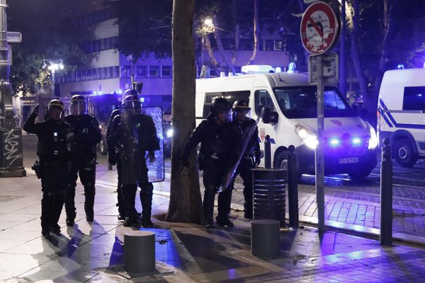 Décès d'un homme en marge des émeutes à Marseille: trois policiers mis en examen