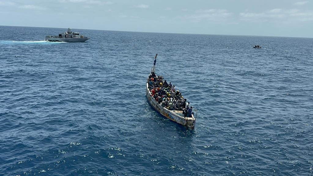 Saint Louis  : la Marine nationale intercepte une pirogue transportant 97 candidats à l’émigration irrégulière