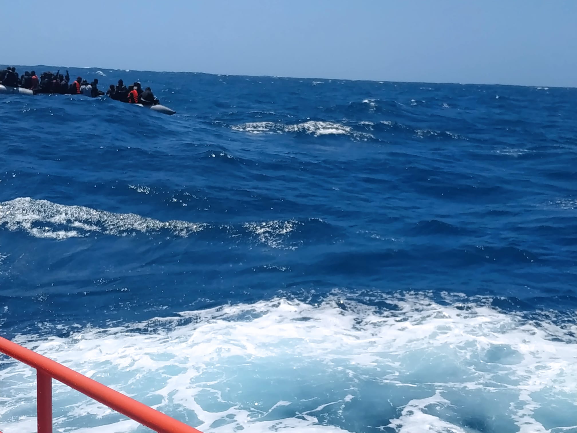Iles Canaries : 100 migrants partis du Sénégal secourus par la marine Espagnole