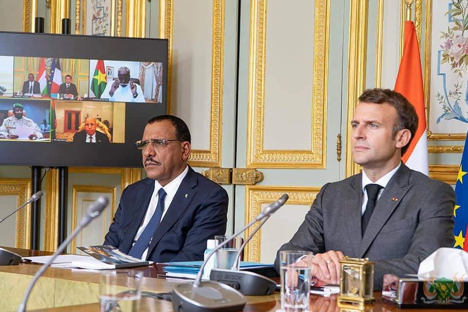 Niger: un éventuel redéploiement des forces françaises ne sera décidé «qu'à la demande de Bazoum» (Emmanuel Macron)