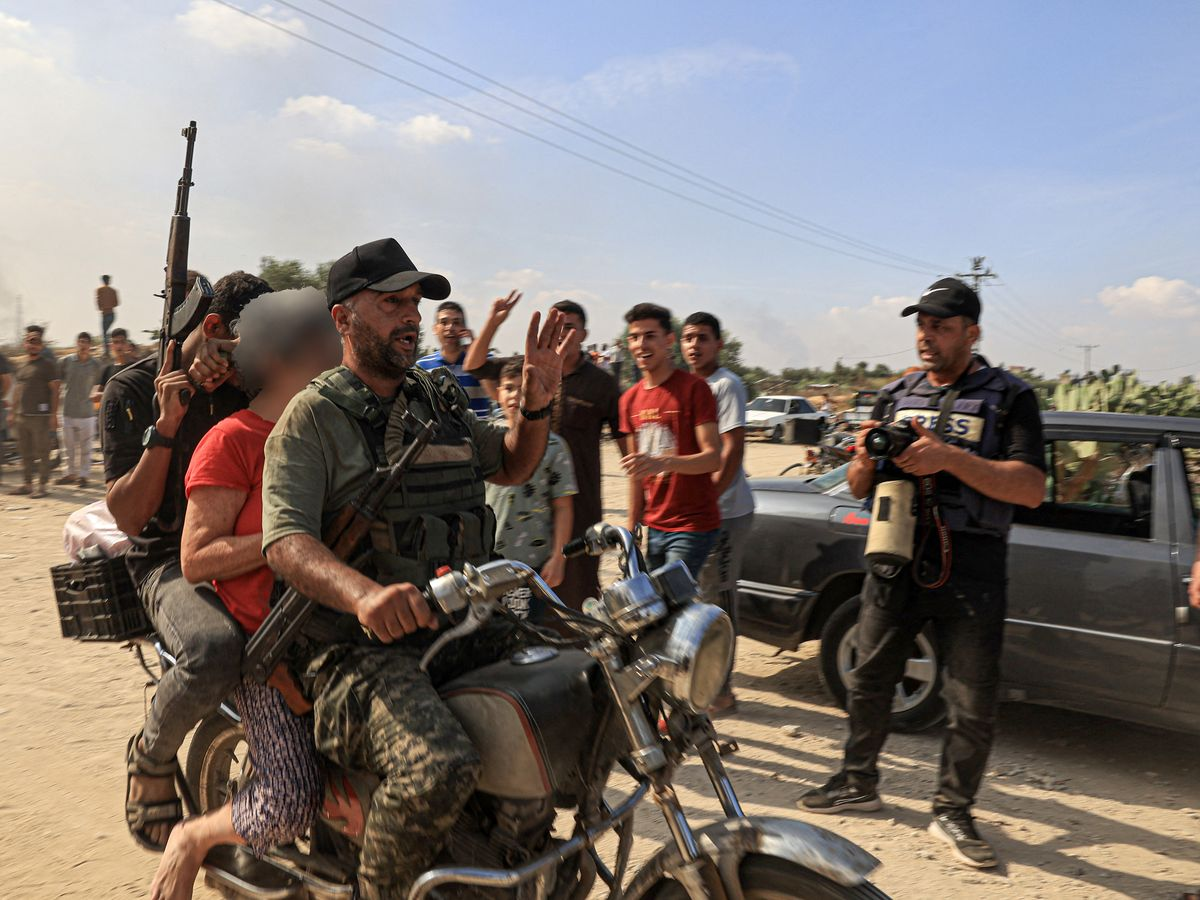 Le Hamas affirme avoir libéré une otage israélienne et ses deux enfants