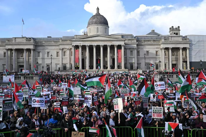 À Londres, 30.000 manifestants réclament un cessez-le-feu à Gaza