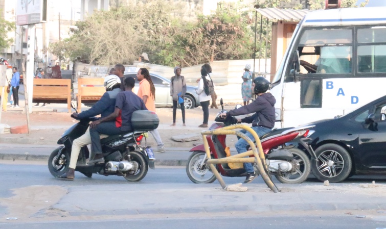 Affaires Sonko : Le préfet de Dakar interdit temporairement la circulation de motos vendredi