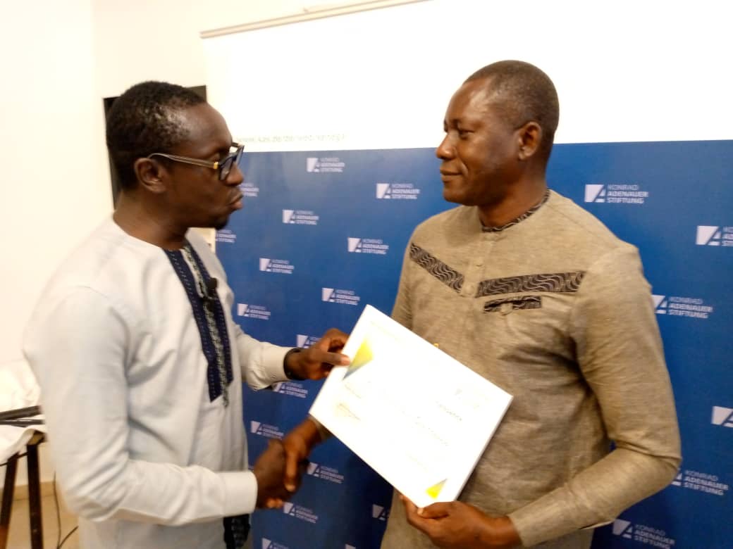 Profil de citoyen 2023 : Le journaliste Ibrahima Gassama honoré par la Fondation Konrad Adenauer