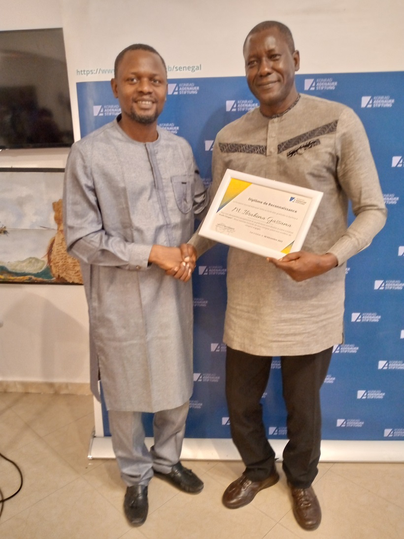 Profil de citoyen 2023 : Le journaliste Ibrahima Gassama honoré par la Fondation Konrad Adenauer