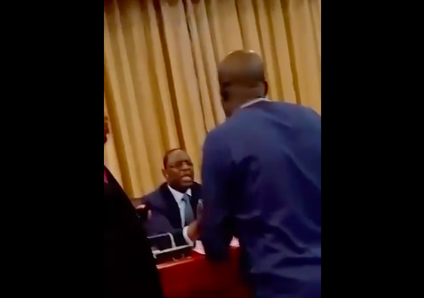 Macky présent pendant une réunion "houleuse" de l'APR (vidéo)