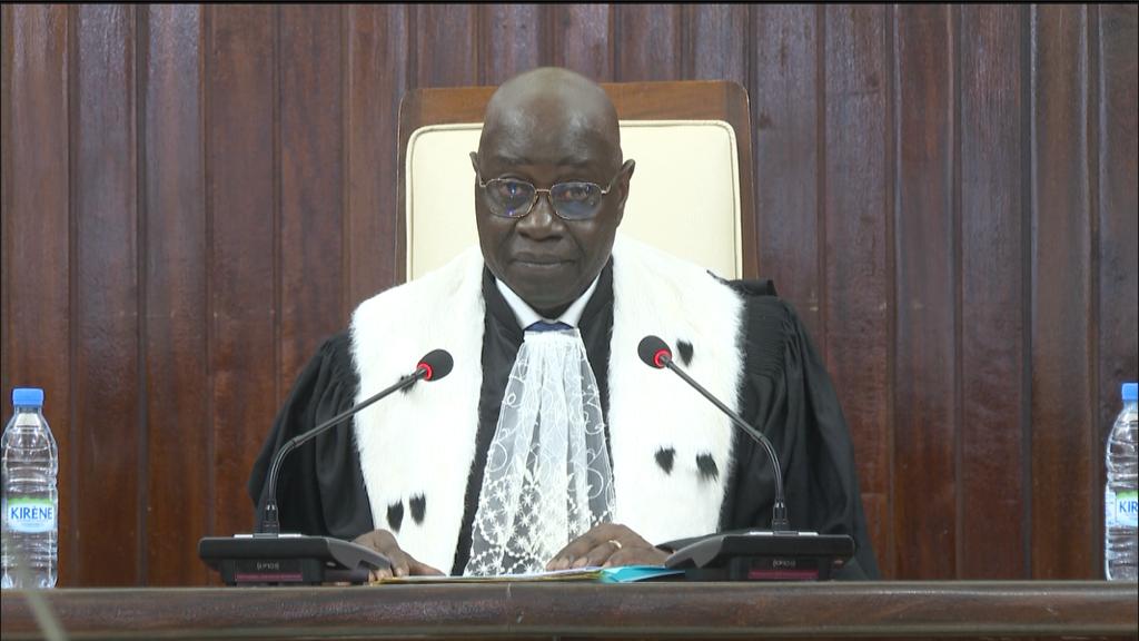 Conseil constitutionnel : la Commission de contrôle des parrainages fait le bilan