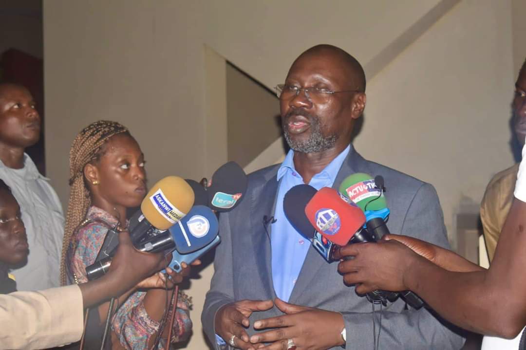 "Cet acte impopulaire a interrompu in extremis le processus électoral et a fini de plonger notre pays dans une situation d’incertitude sans précèdent" (MDIS LIGGÈEY SENEGAL CI JÀMM)