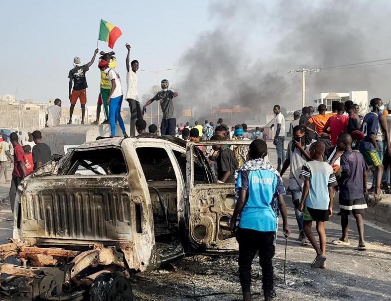 Manifestation contre le report de la Présidentielle : Un étudiant perd la vie à Saint Louis