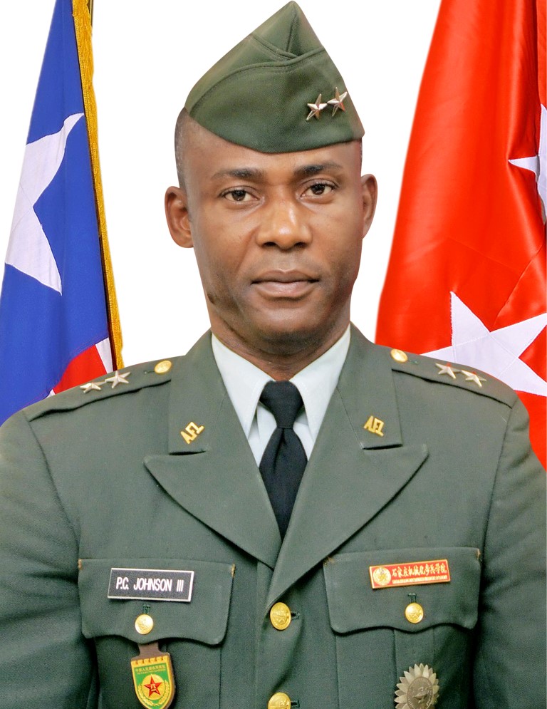 Liberia: les femmes de militaires obtiennent la démission du ministre de la Défense