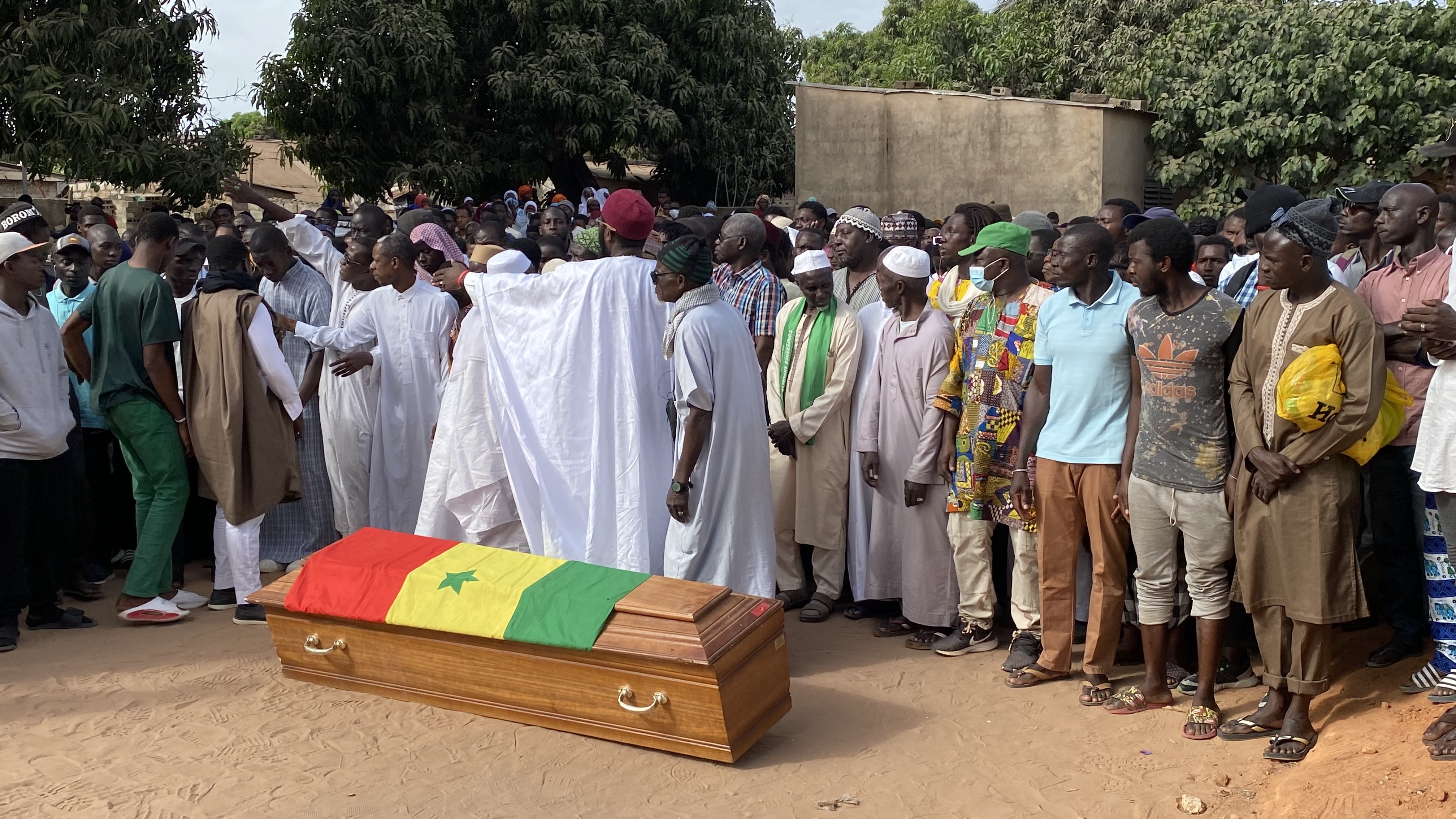 Manifestation contre le report de la présidentielle :  Les images des obsèques de Landing Camara tué par balle à Ziguinchor