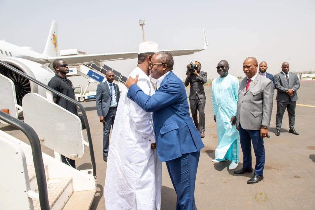 Macky Sall fait une brève escale à Bissau
