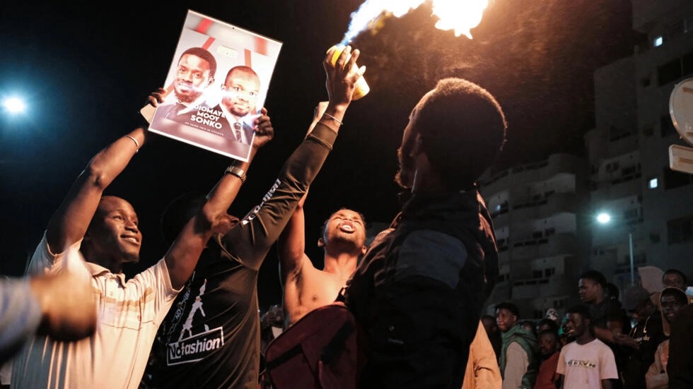 Ousmane Sonko et Bassirou Diomaye Faye sont sortis de prison, scènes de liesse à Dakar