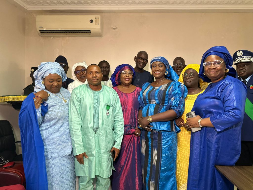 Sénégal, 16 agents de la RTS élevés au grade de Chevalier de l’Ordre national du Lion