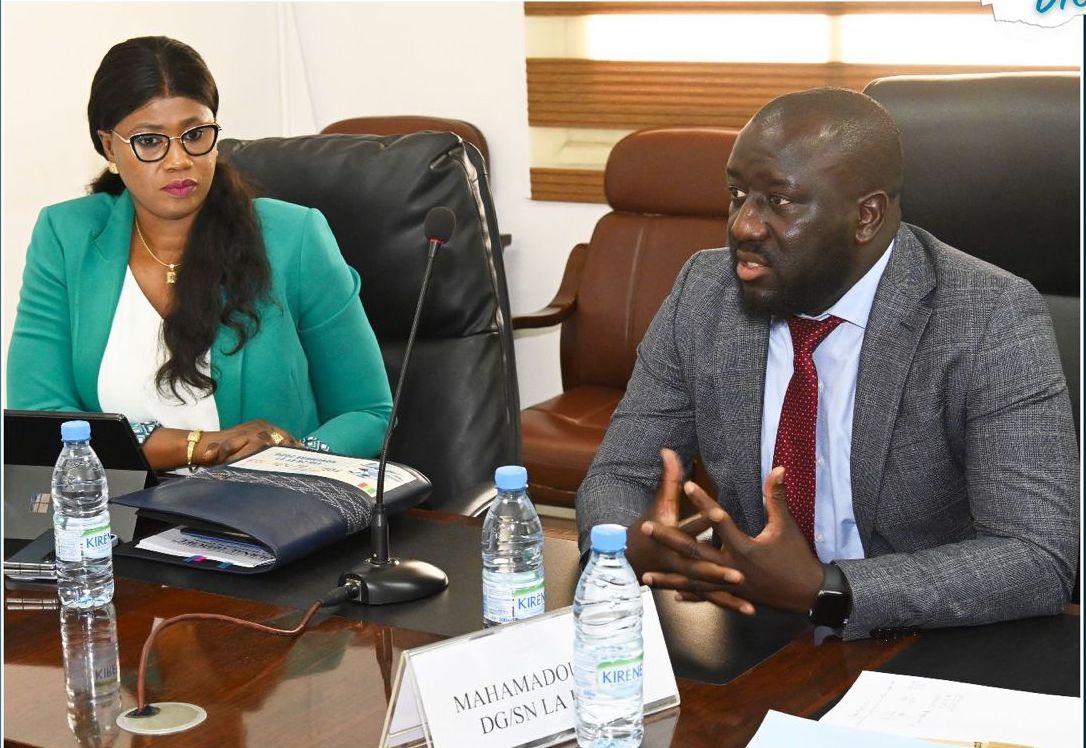 Ministère de la communication et des télécommunications : Alioune SALL rencontre les structures clés pour redéfinir l'avenir numérique du Sénégal