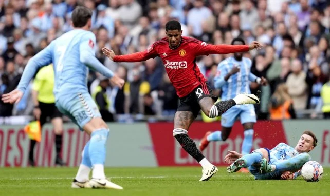 Manchester United se qualifie pour la finale après un duel intense contre Coventry City