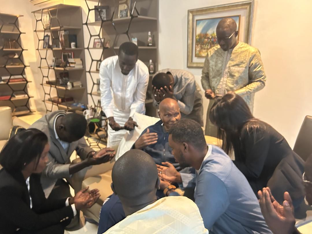 Vers le Cinquantenaire du PDS : Le Président Wade anime une réunion stratégique avec les cadres libéraux