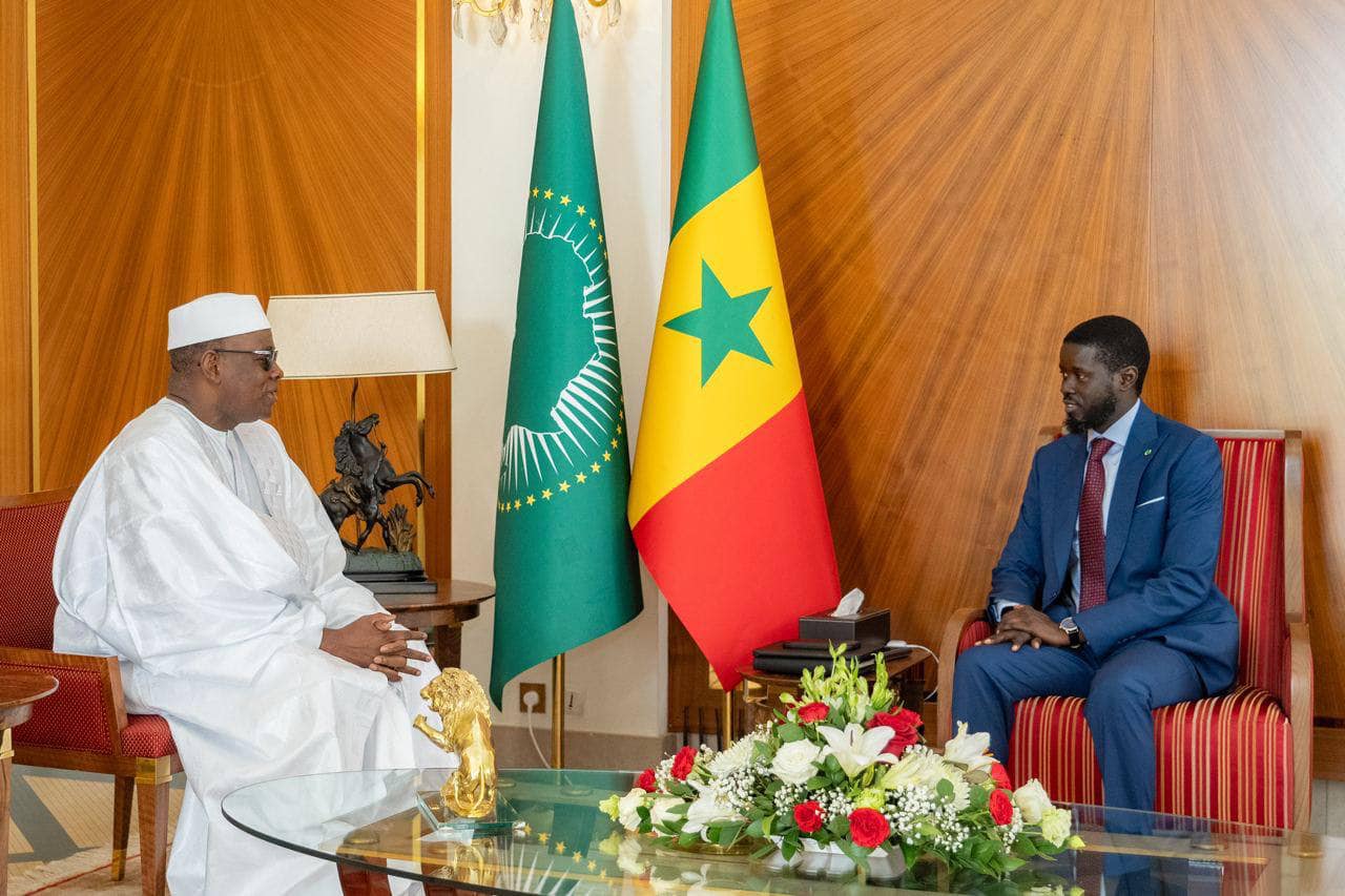 Renforcement des liens diplomatiques : Mamadou Haidara, Ambassadeur de la Côte d’Ivoire, présente ses lettres de créance au Sénégal"