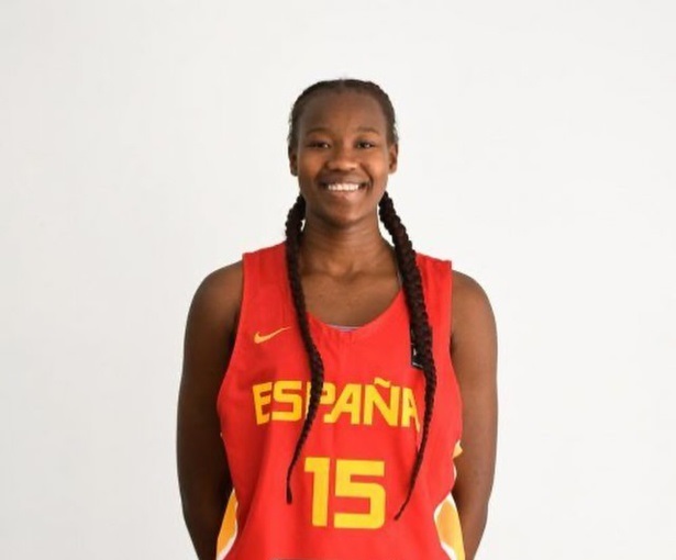 Sokhna Bintou Lo, basketteuse naturalisée espagnole, éligible pour représenter le Sénégal