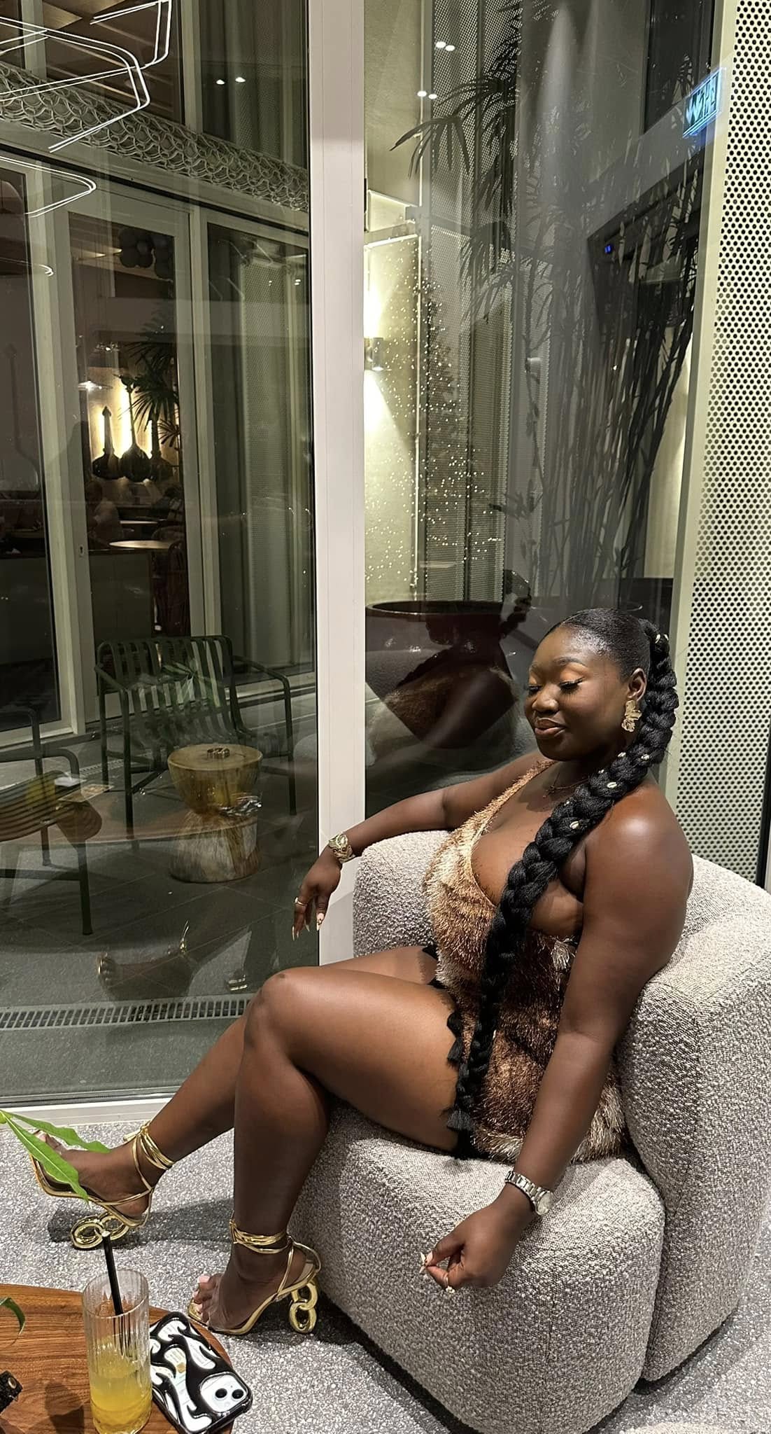 Assa Iris : l'influenceuse qui prône la beauté naturelle