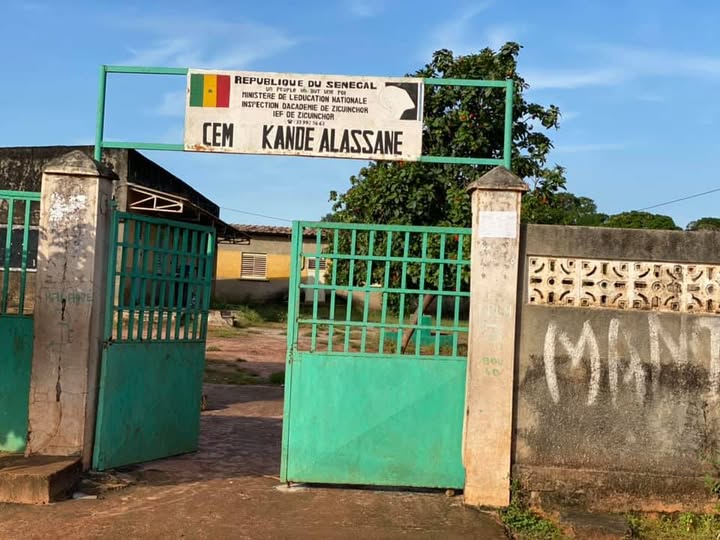 Un élève violemment agressé au CEM Kandé : le principal retrace le scénario d’une attaque ciblée