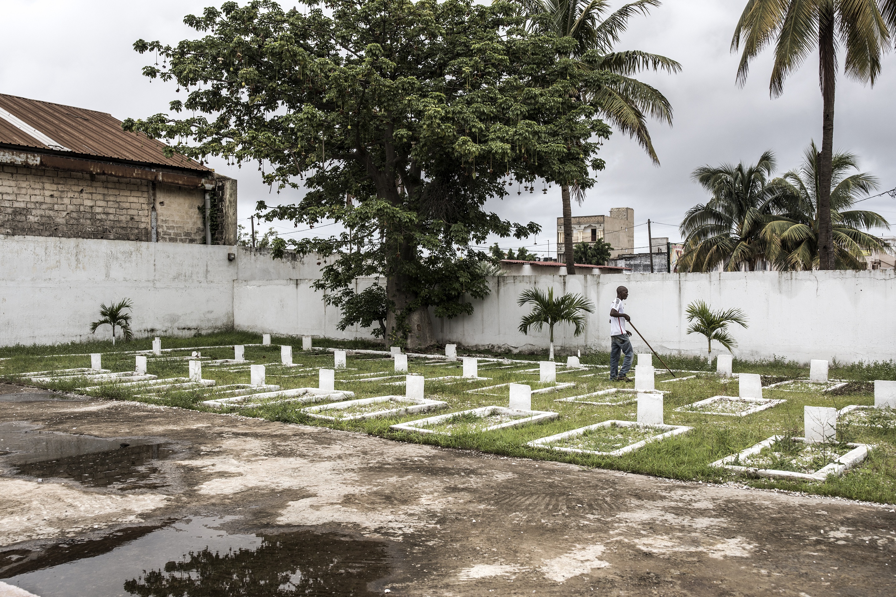 Massacre de 1944 : Des squelettes criblés de balles exhumés dans le cimetière militaire