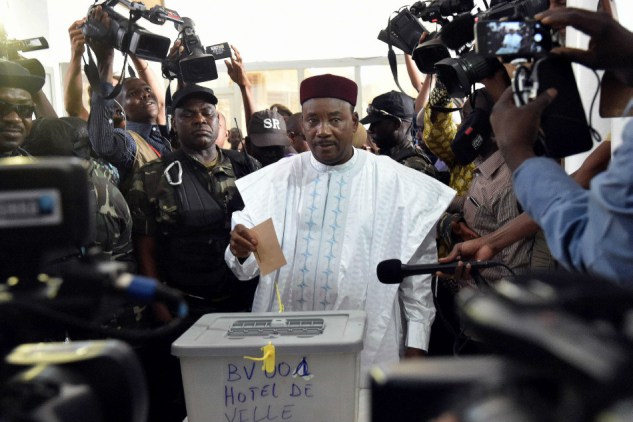 Présidentielle au Niger: Issoufou conraint au second tour par un prisonnier 