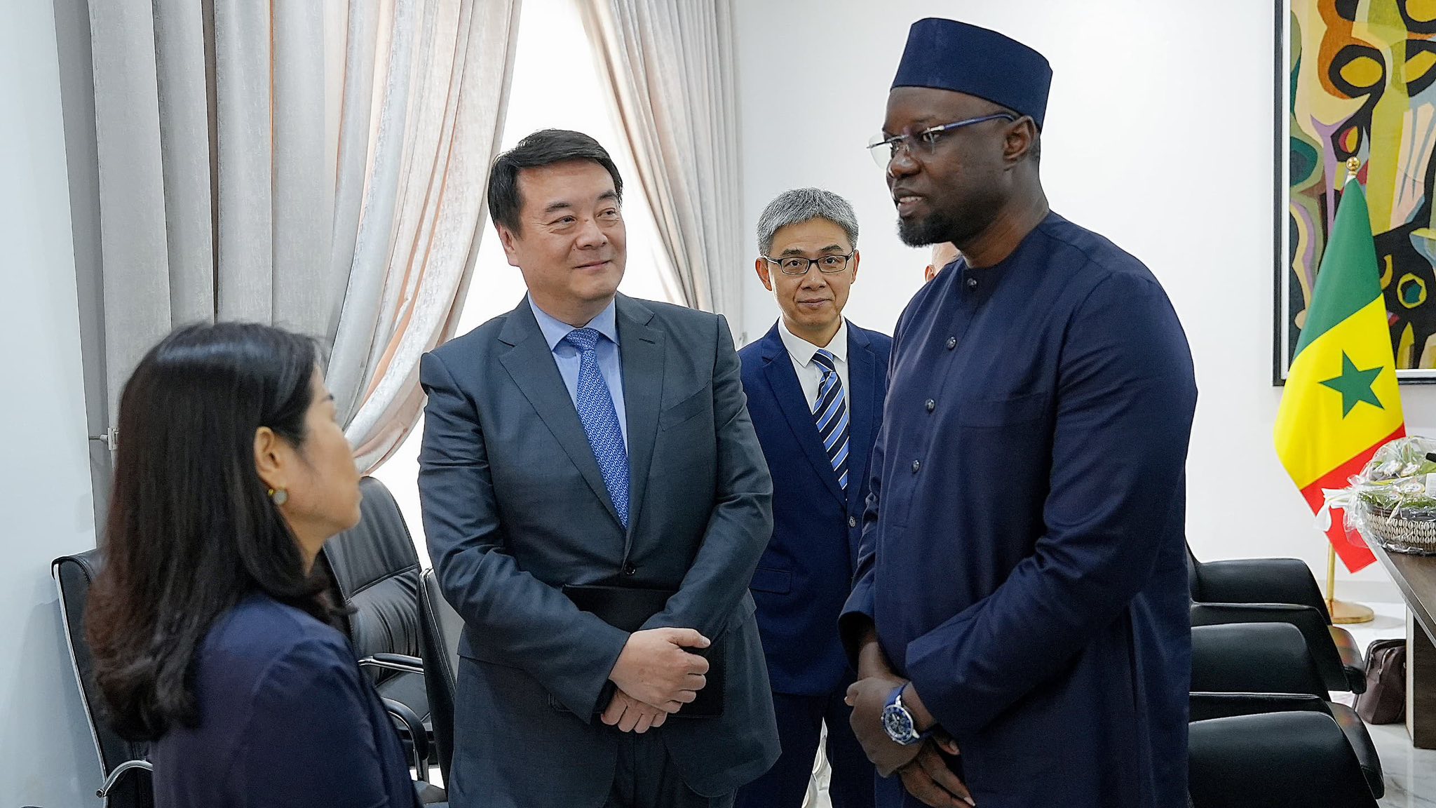 Ousmane Sonko reçoit l’ambassadeur de Chine et des dirigeants d’entreprises pour concrétiser les projets stratégiques