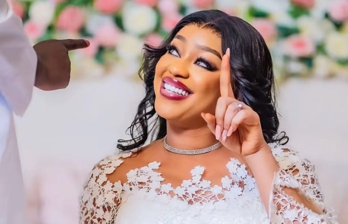 Divorce : Clara aurait récupéré la fortune de Dora Gaye