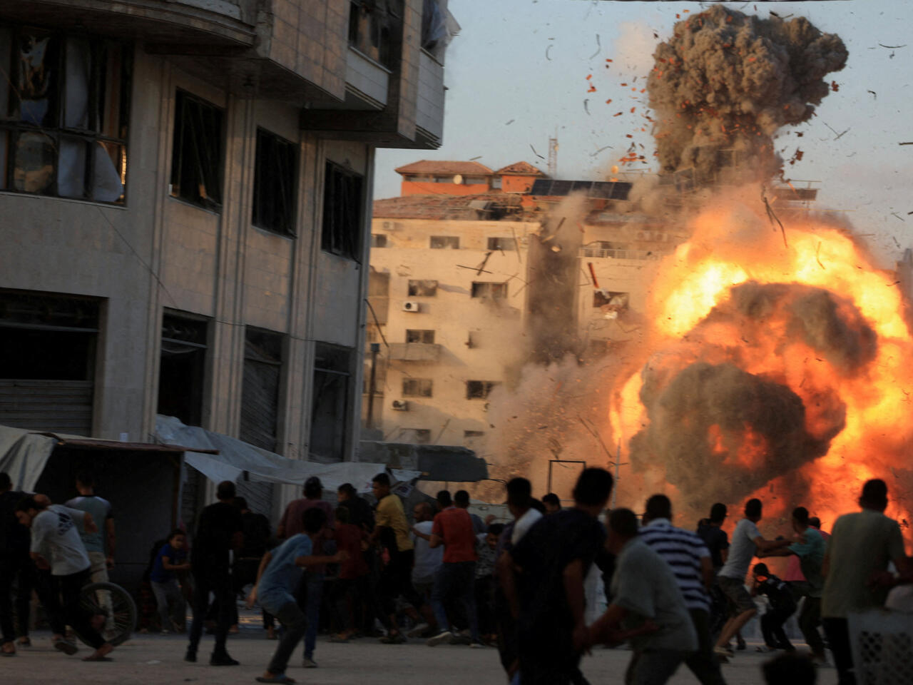 Gaza: le Hamas se dit prêt à reprendre les discussions alors que les opérations israéliennes s'intensifient