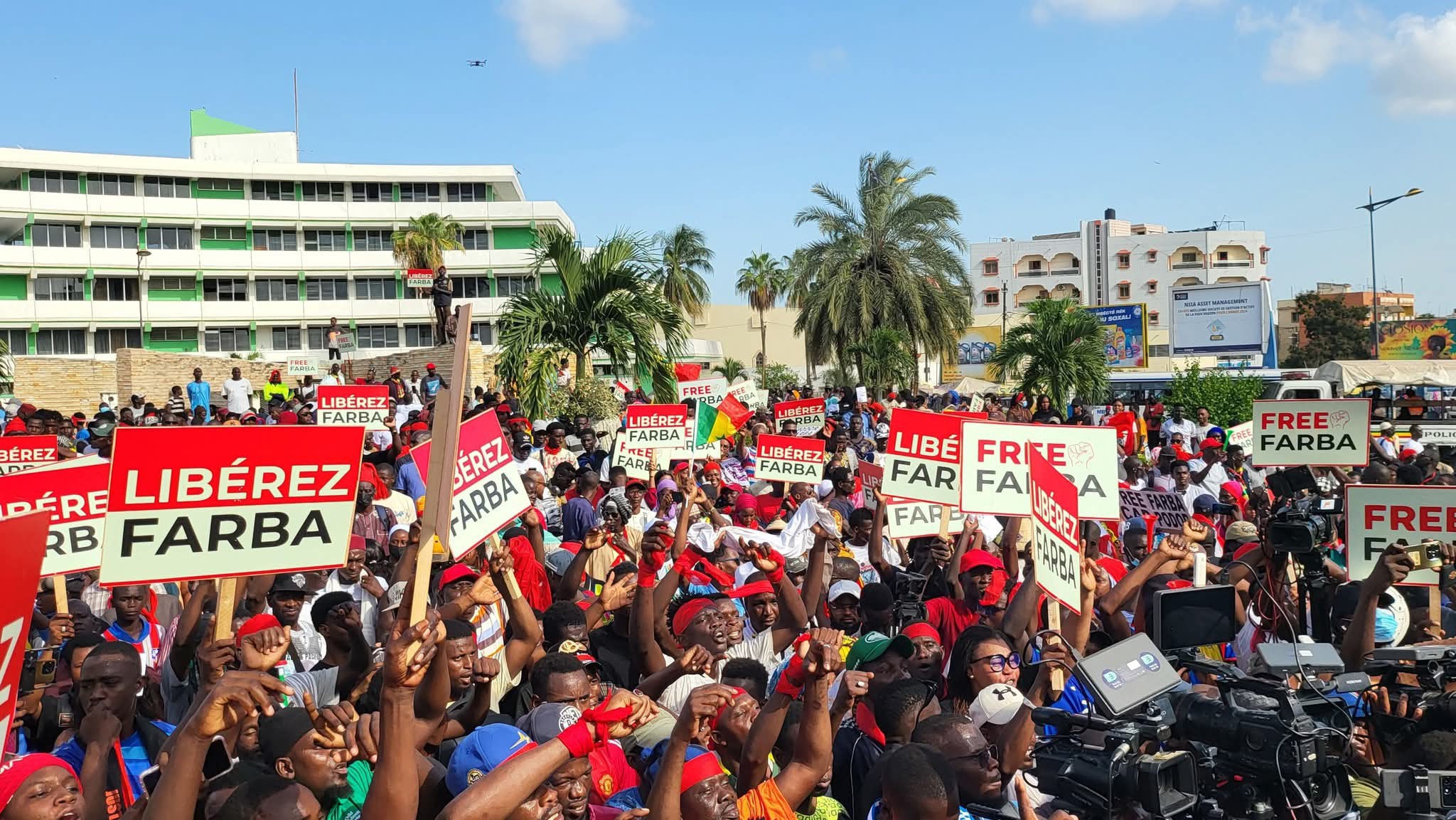 Mobilisation à Dakar : les partisans de Farba Ngom exigent sa libération