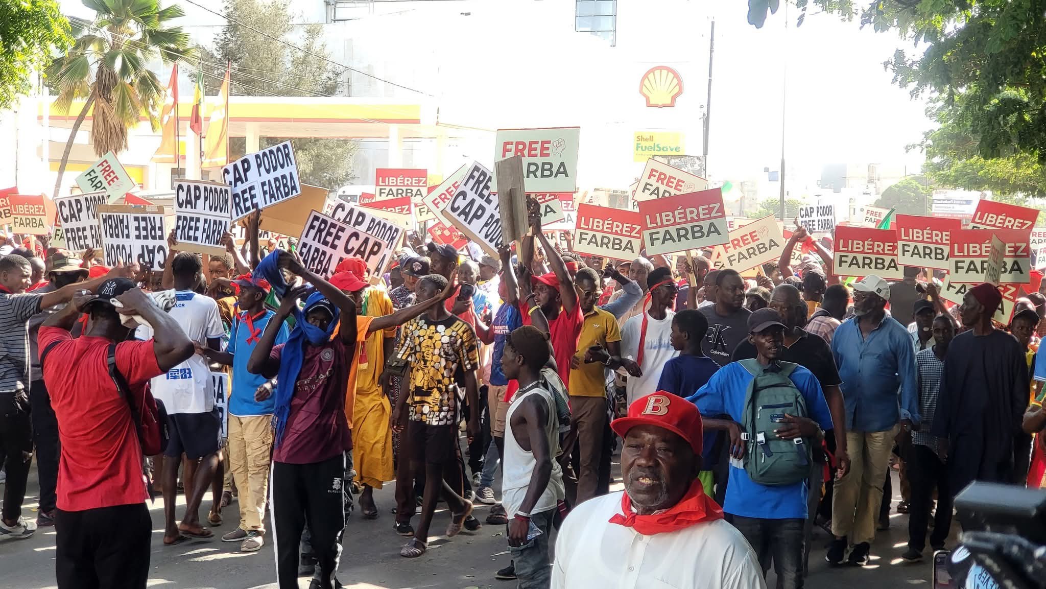Mobilisation à Dakar : les partisans de Farba Ngom exigent sa libération