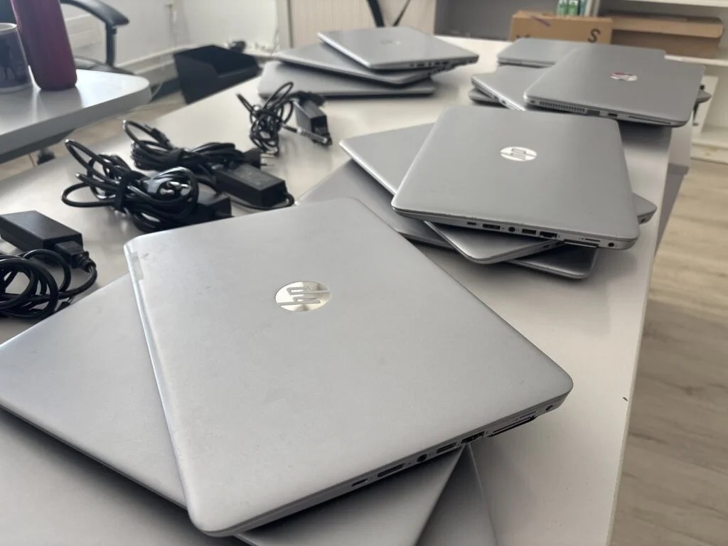 Suspicion autour d’un don : le Sénégal décline les ordinateurs offerts par les États-Unis