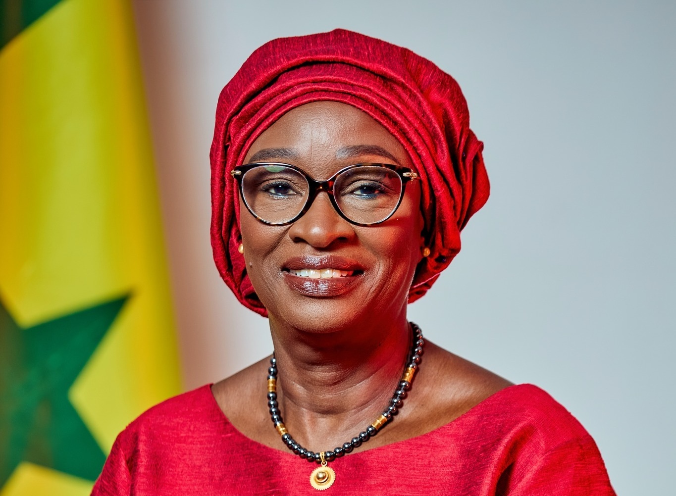 Primature : Yassine Fall succède temporairement à Ousmane Sonko, dans un climat tendu