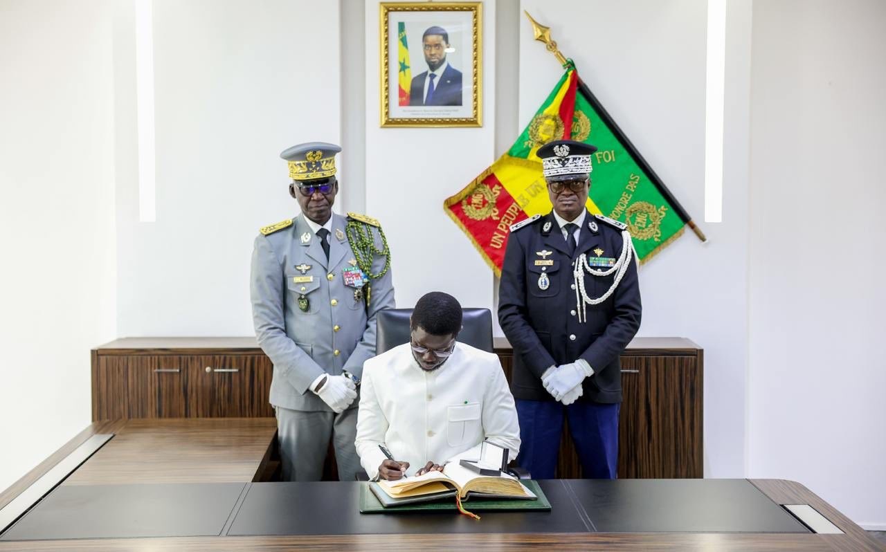 Armées : Diomaye Faye renouvelle le commandement militaire