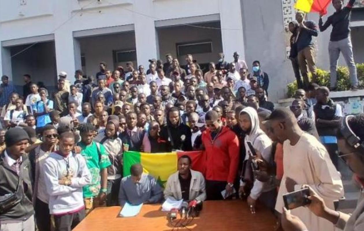 UCAD : les étudiants prévoient une marche du campus jusqu’au Palais (communiqué)