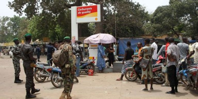 Dernière minute: couvre feu en Gambie après une manifestation sanglante