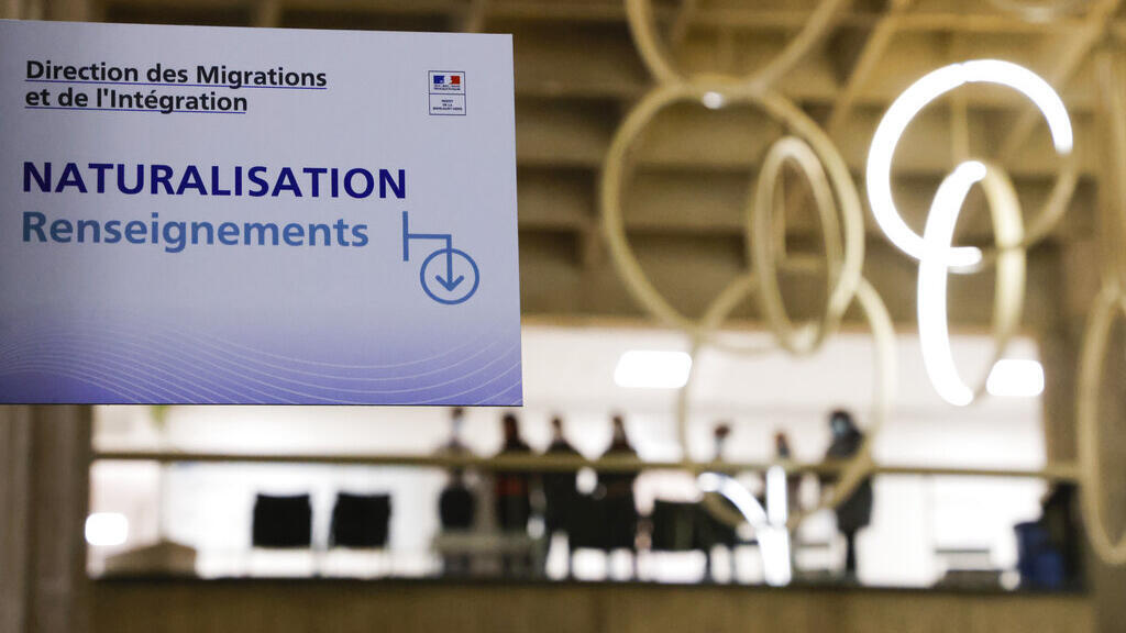 Séjour et naturalisation en France : ce qui change pour les étrangers en 2026