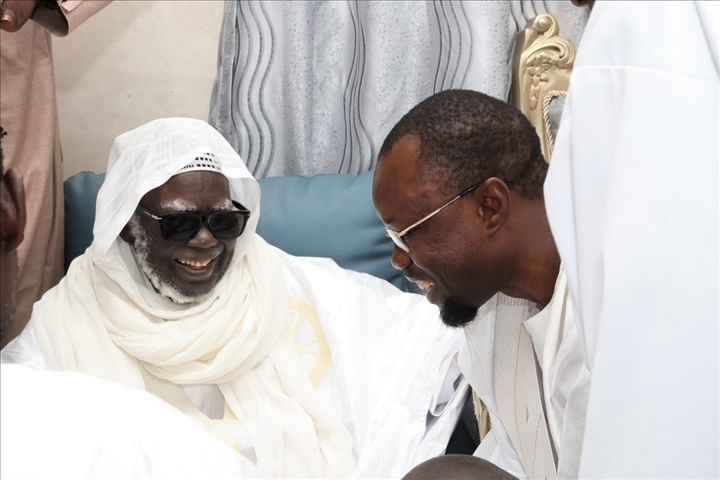Touba : visite discrète d’Ousmane Sonko chez Serigne Mountakha Mbacké