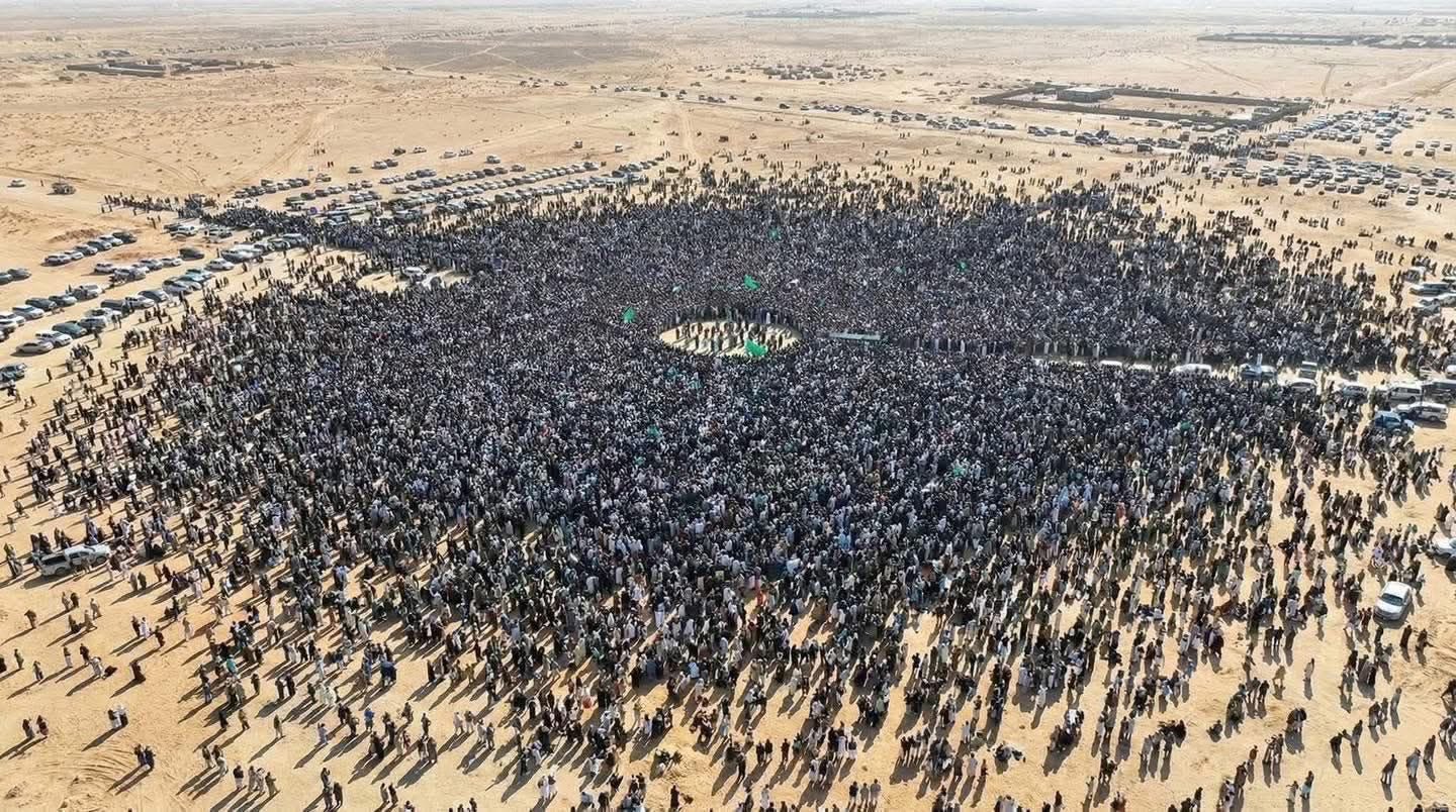 Funérailles du siècle : le peuple libyen défie l’ordre imposé et ressuscite l’héritage kadhafiste