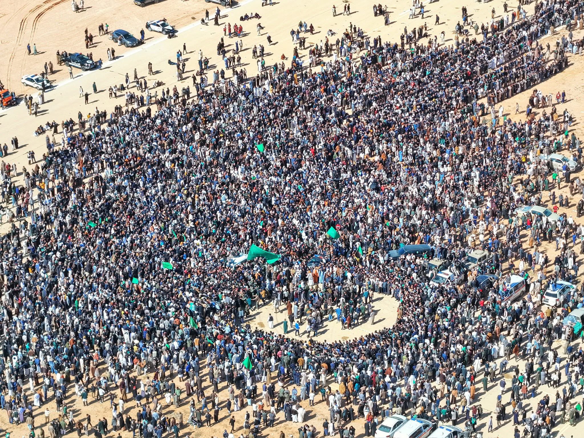 Funérailles du siècle : le peuple libyen défie l’ordre imposé et ressuscite l’héritage kadhafiste